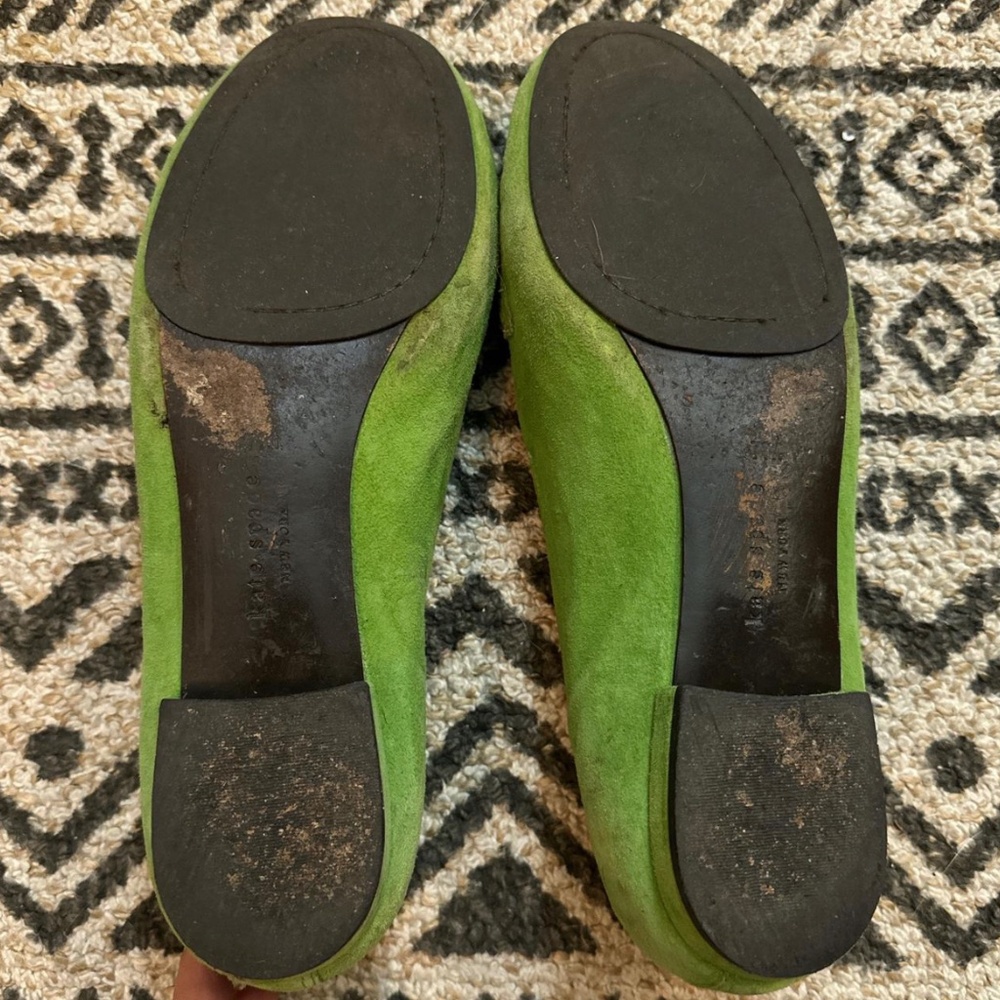 Green suede Kate Spade loafers with tassel detail - Picture 7 of 7